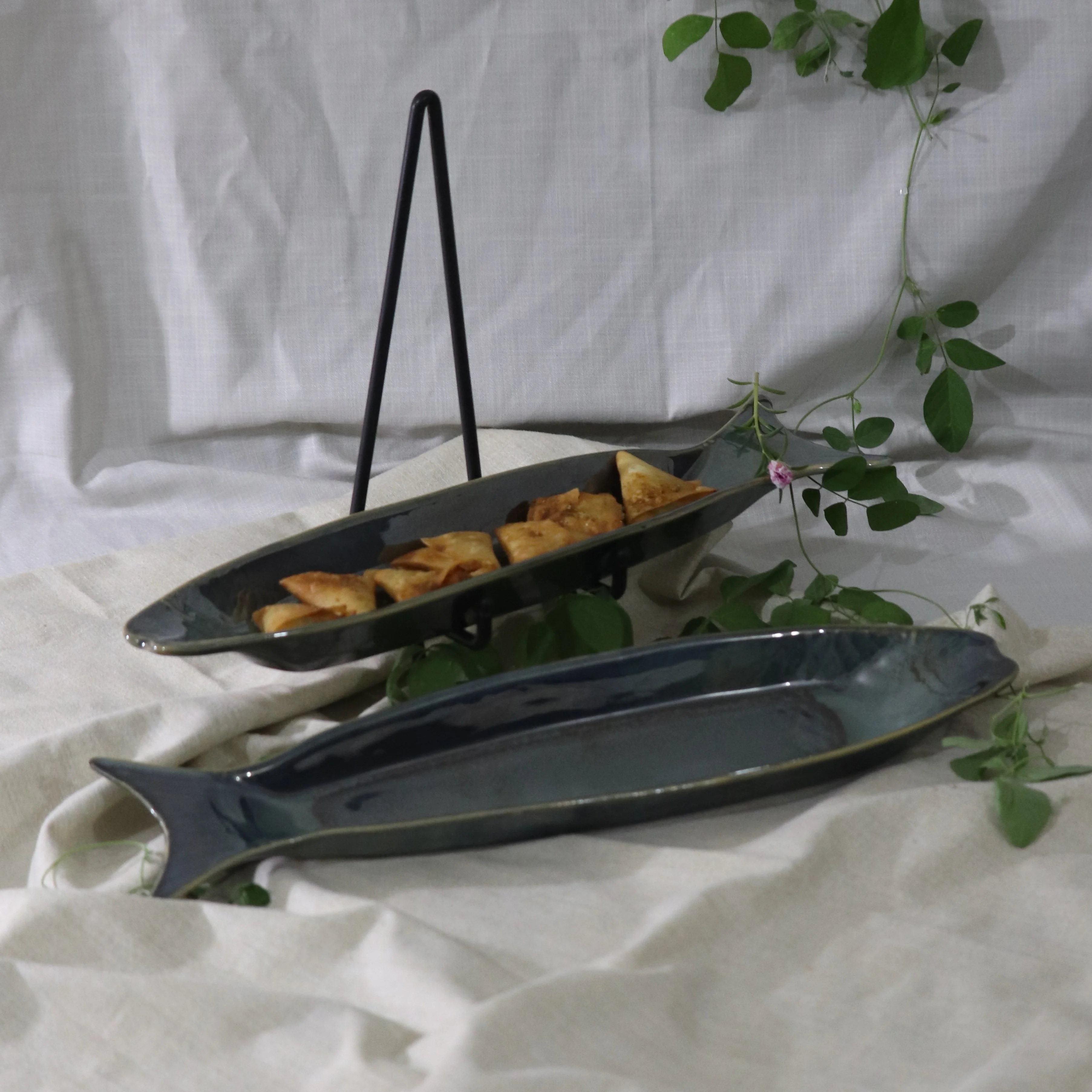 Aqua Elegance Fish-Shaped Platter